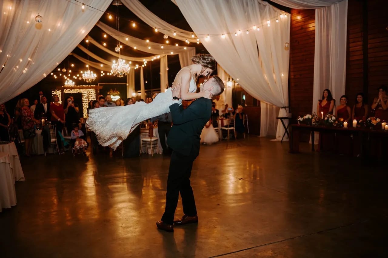 bride and groom first wedding dance